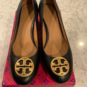 Tory Burch Chelsea Perfect Black 50mm Leather Pump size 7.5